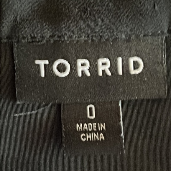 🌼FOR BUNDLE ONLY🌼Torrid Black Dobby Chiffon Pleated Blouse Tank - Picture 10 of 12